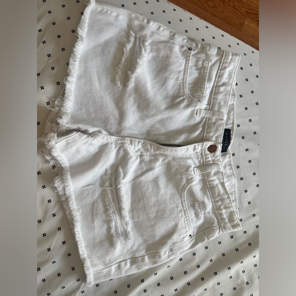 White jean distressed shorts. Never worn!